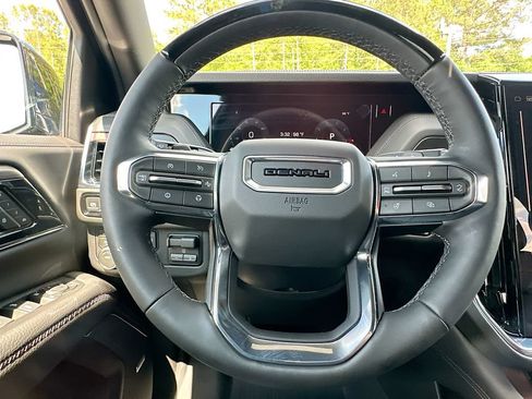 New 2026 GMC Yukon XL Denali w/ Denali Reserve Package AWD/4WD image 18