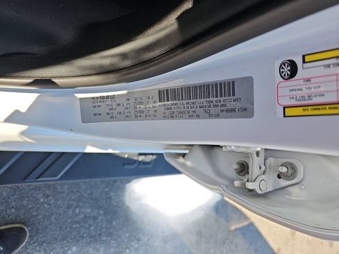 Used 2019 RAM 1500 Laramie AWD/4WD image 31