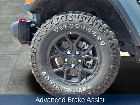 Used 2025 Jeep Gladiator Sport AWD/4WD image 11