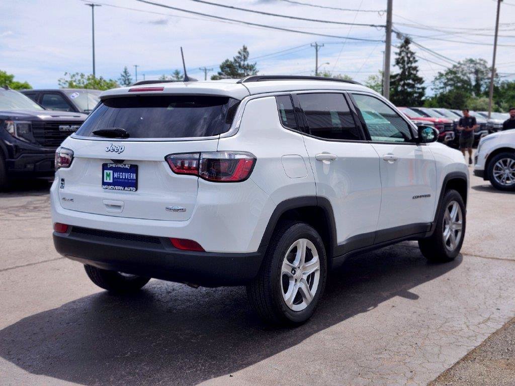 Used 2023 Jeep Compass Latitude AWD/4WD image 5