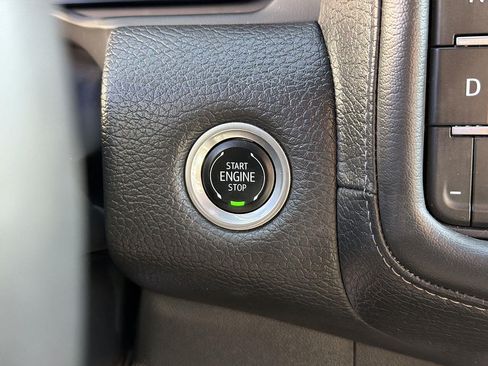 Used 2024 GMC Yukon Denali w/ Advanced Technology Package AWD/4WD image 16
