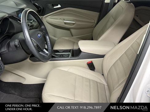 Used 2019 Ford Escape Titanium FWD image 17