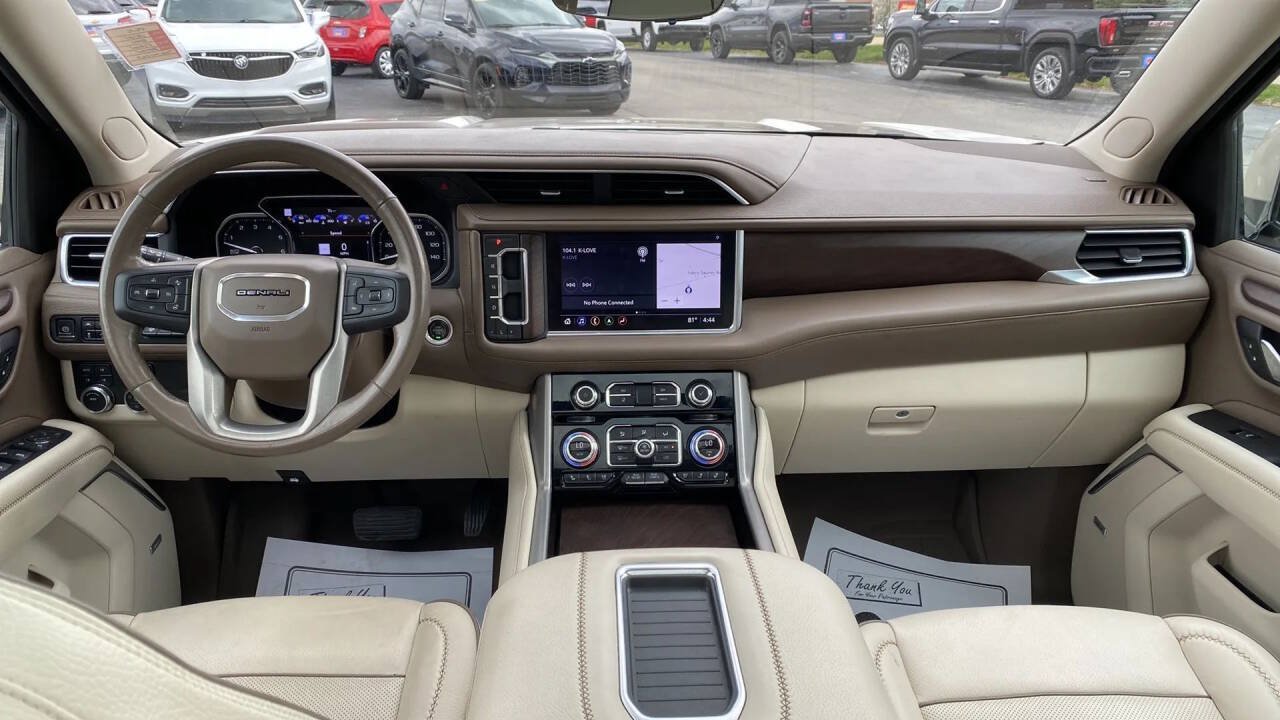 Used 2021 GMC Yukon XL Denali w/ Denali Premium Package AWD/4WD image 25