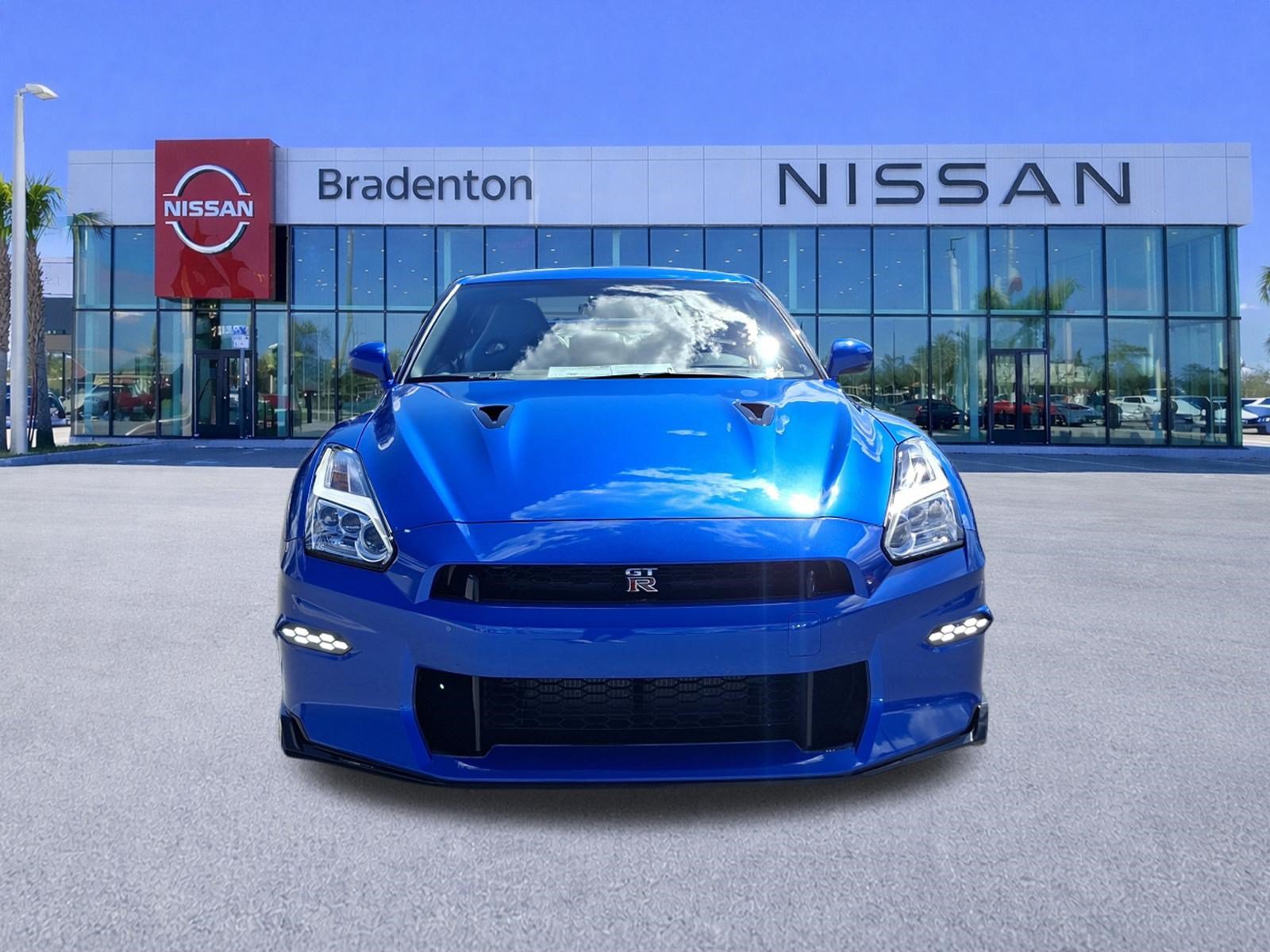 Used 2024 Nissan GT-R AWD/4WD image 2