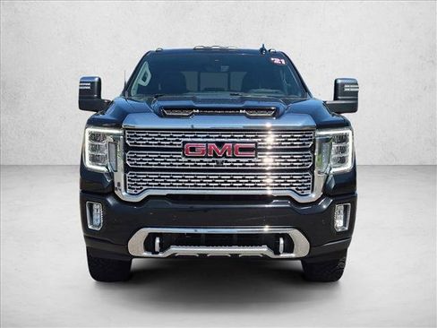 Used 2021 GMC Sierra 2500 Denali w/ Denali Black Diamond Edition AWD/4WD image 2