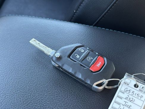 Used 2021 Jeep Wrangler Unlimited Rubicon 4xe w/ Steel Bumper Group image 27