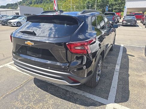 Certified 2024 Chevrolet Trax LT w/ Driver Confidence Package FWD image 5