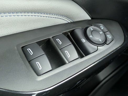 Used 2024 Chevrolet Trax LT FWD image 13