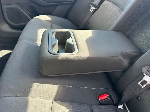 Used 2025 Nissan Altima 2.5 SV FWD image 16