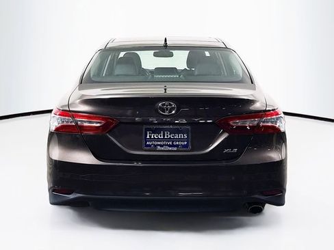 Used 2019 Toyota Camry XLE image 7