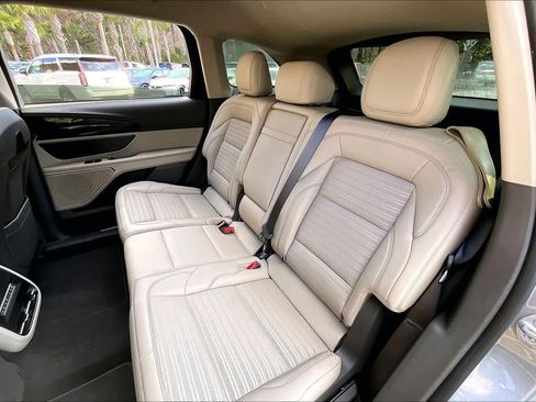 Used 2024 Lincoln Nautilus Reserve image 18