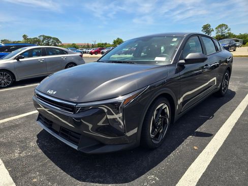 Certified 2025 Kia K4 EX FWD image 3