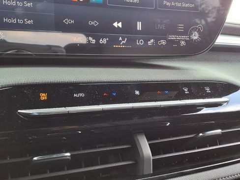 New 2025 Buick Enclave Sport Touring w/ Super Cruise Package image 7