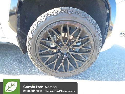 Used 2024 Toyota Sequoia Platinum AWD/4WD image 7