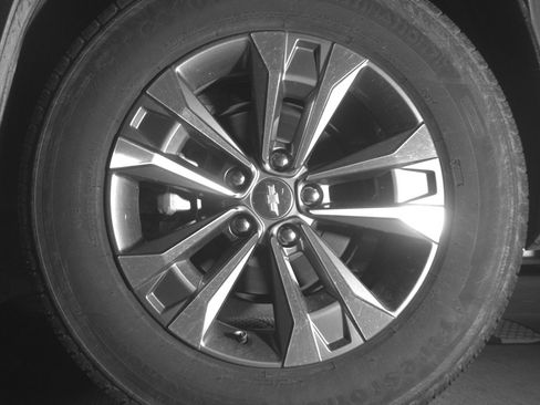 Used 2025 Chevrolet Equinox LT FWD image 12
