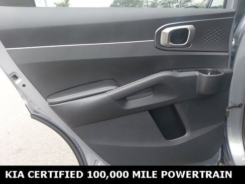 Used 2023 Kia Sorento LX image 21