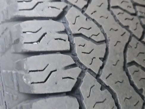 Used 2023 Ford Transit 250 Low Roof AWD w/ Exterior Upgrade Package image 32