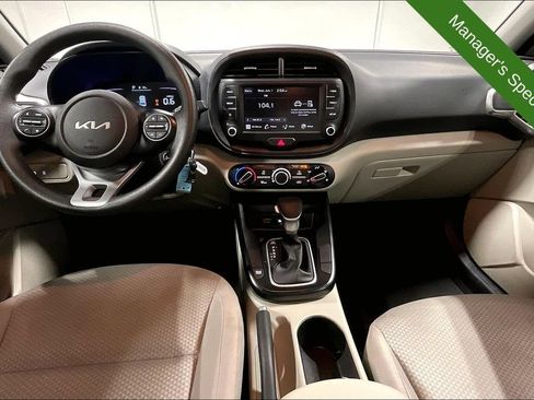 Used 2025 Kia Soul LX w/ LX Technology Package FWD image 18