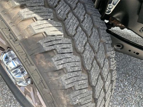 Used 2025 Ford F350 King Ranch w/ FX4 Off-Road Package image 36