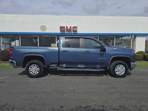 Used 2025 Chevrolet Silverado 3500 LT w/ All Star Edition image 2