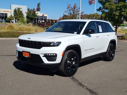 New 2025 Jeep Grand Cherokee Limited image 1