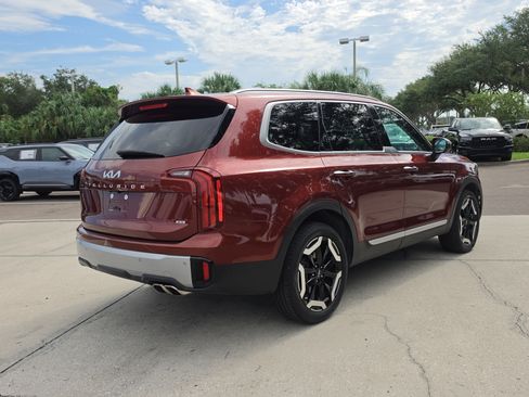 Certified 2024 Kia Telluride S AWD/4WD image 8