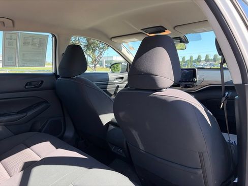 Used 2025 Nissan Altima 2.5 SV FWD image 31