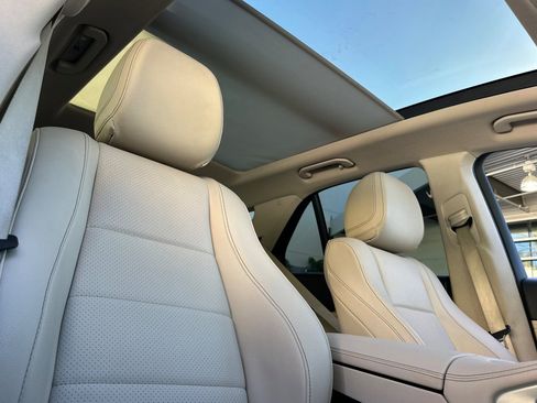 Certified 2022 Mercedes-Benz GLE 350 w/ AMG Line Exterior image 10