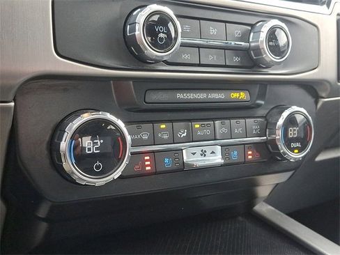 Used 2022 Ford F250 Platinum image 14