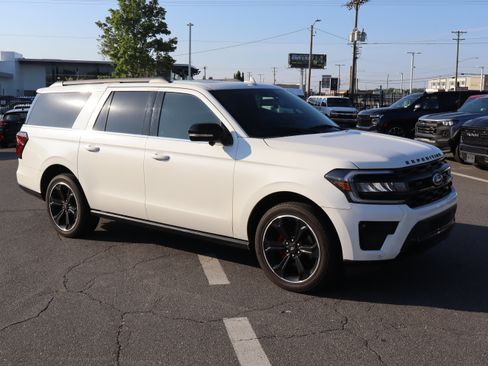 Used 2022 Ford Expedition Max Limited AWD/4WD image 13