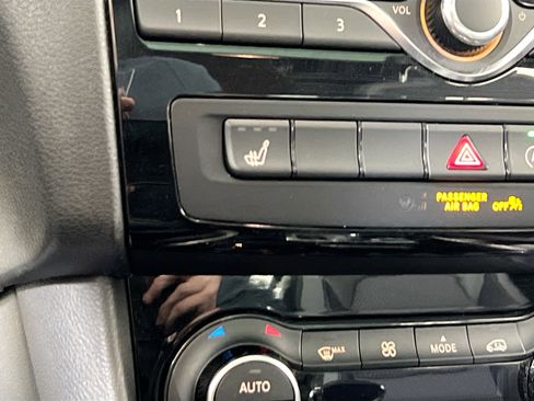 Used 2019 INFINITI QX30 Premium w/ Navigation Package image 20