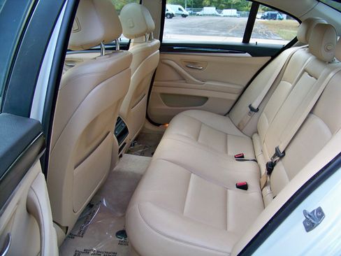 Used 2014 BMW 528i xDrive Sedan image 37