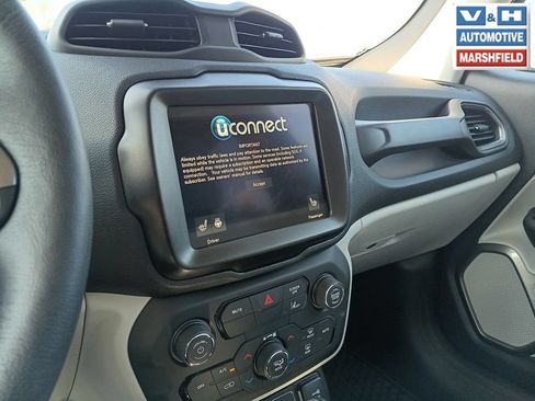 Used 2022 Jeep Renegade Latitude w/ Convenience Group AWD/4WD image 17