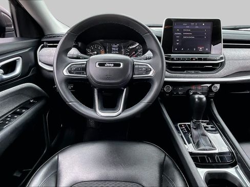Used 2022 Jeep Compass Latitude FWD image 6