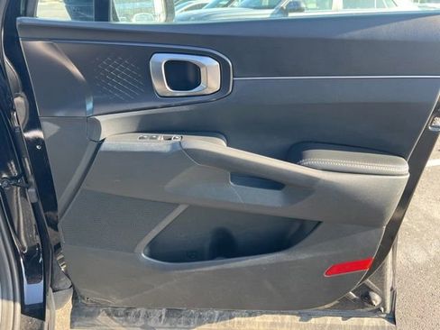Used 2024 Kia Sorento S image 37