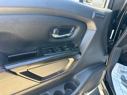 Used 2024 Nissan Titan PRO-4X w/ Pro-4x Convenience Package AWD/4WD image 21
