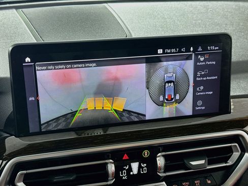 Used 2025 BMW X4 xDrive30i AWD/4WD image 3