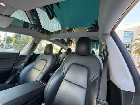 Used 2023 Tesla Model 3 Standard Range image 7