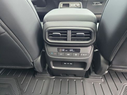 New 2025 Honda Pilot EX-L image 8