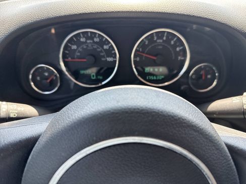 Used 2017 Jeep Wrangler Unlimited Sport w/ Connectivity Group AWD/4WD image 9