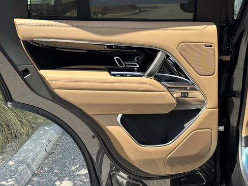 New 2026 Land Rover Range Rover SE AWD/4WD image 13
