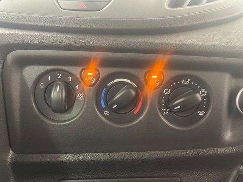 Used 2018 Ford Transit 350 XL image 21