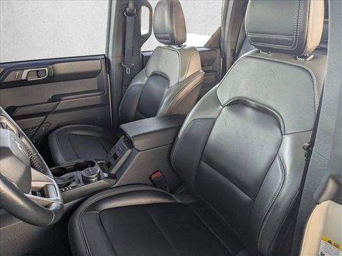 Certified 2025 Ford Bronco Outer Banks AWD/4WD image 16