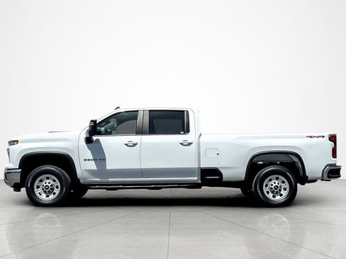 Used 2025 Chevrolet Silverado 2500 LT w/ Convenience Package AWD/4WD image 2