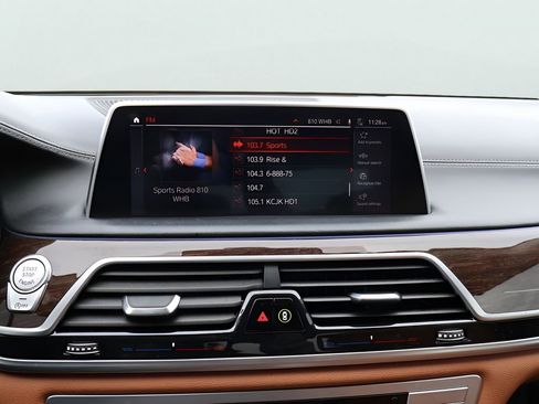 Used 2021 BMW 740i xDrive w/ Premium Package AWD/4WD image 23