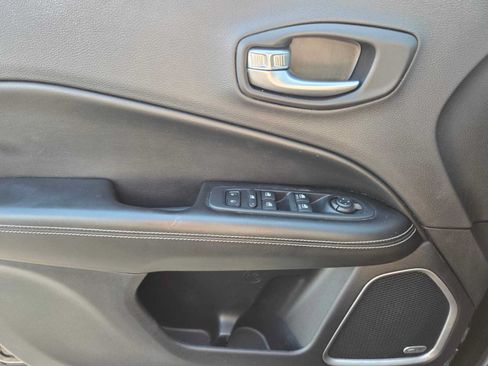 Used 2021 Jeep Compass Latitude w/ Sun and Sound Group AWD/4WD image 23