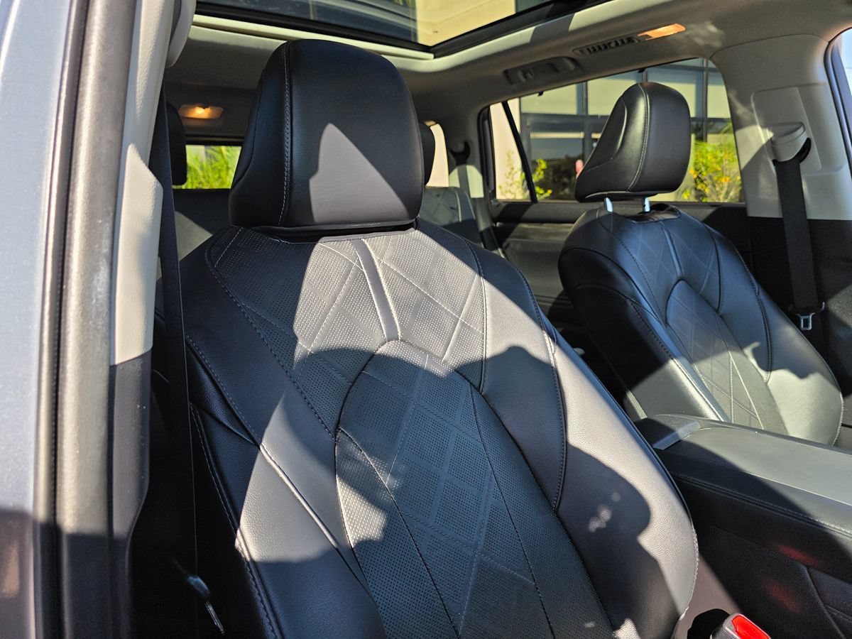 Used 2021 Toyota Highlander Platinum AWD/4WD image 16