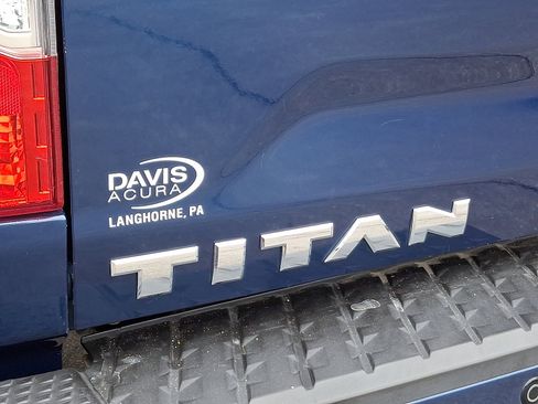Used 2019 Nissan Titan SL image 35