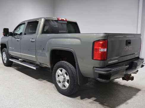 Used 2018 GMC Sierra 3500 Denali w/ Suspension Package, Off-Road image 6
