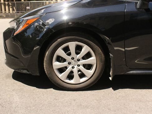 Used 2024 Toyota Corolla LE FWD image 11